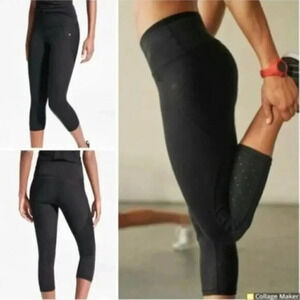 Athleta Black Stealth TruCool Capri Perforated Athletic Leggings M